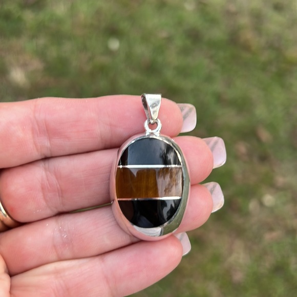 Vintage Sterling Silver Black Onyx & Tigers Eye Inlay Alicia Pendant - Picture 1 of 15